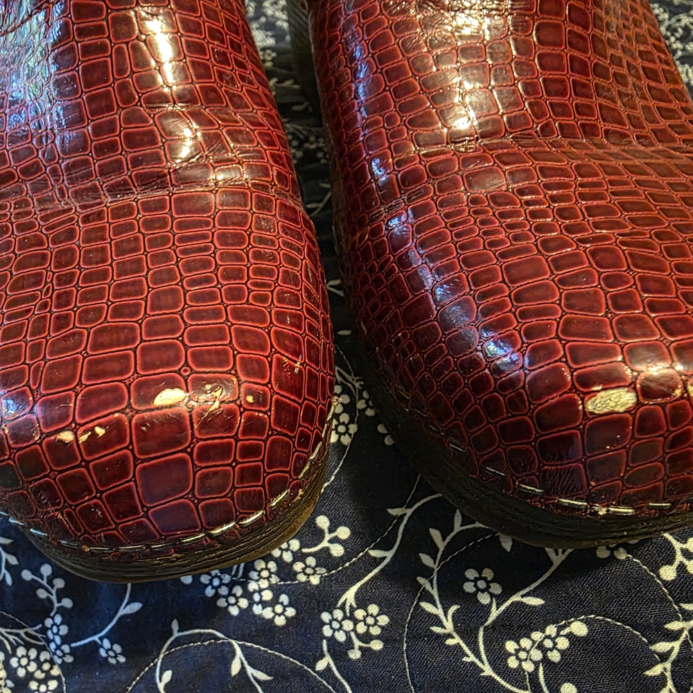 Red Crocodile Pattern Boots